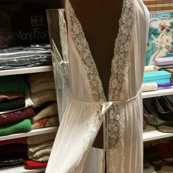 NWT Size Large Greek Goddess Victoria Secret White Nightgown or Beach cover-up - Picture 3 of 7